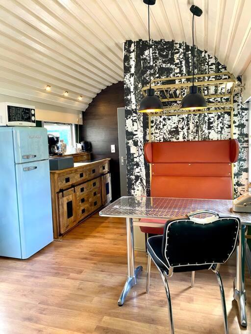 Gleis 1, Eisenbahn Waggon Mit Whirlpool Und Ofen Villa Dahlem  Exterior foto