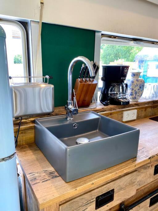 Gleis 1, Eisenbahn Waggon Mit Whirlpool Und Ofen Villa Dahlem  Exterior foto